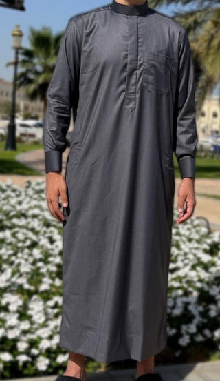Saudi-dunkelgraues „Kaschmir“ von Custom Qamis