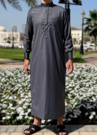 Saudi-dunkelgraues „Kaschmir“ von Custom Qamis