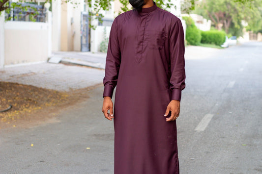 Saudi-Bordeaux „Cashmere“ von Custom Qamis